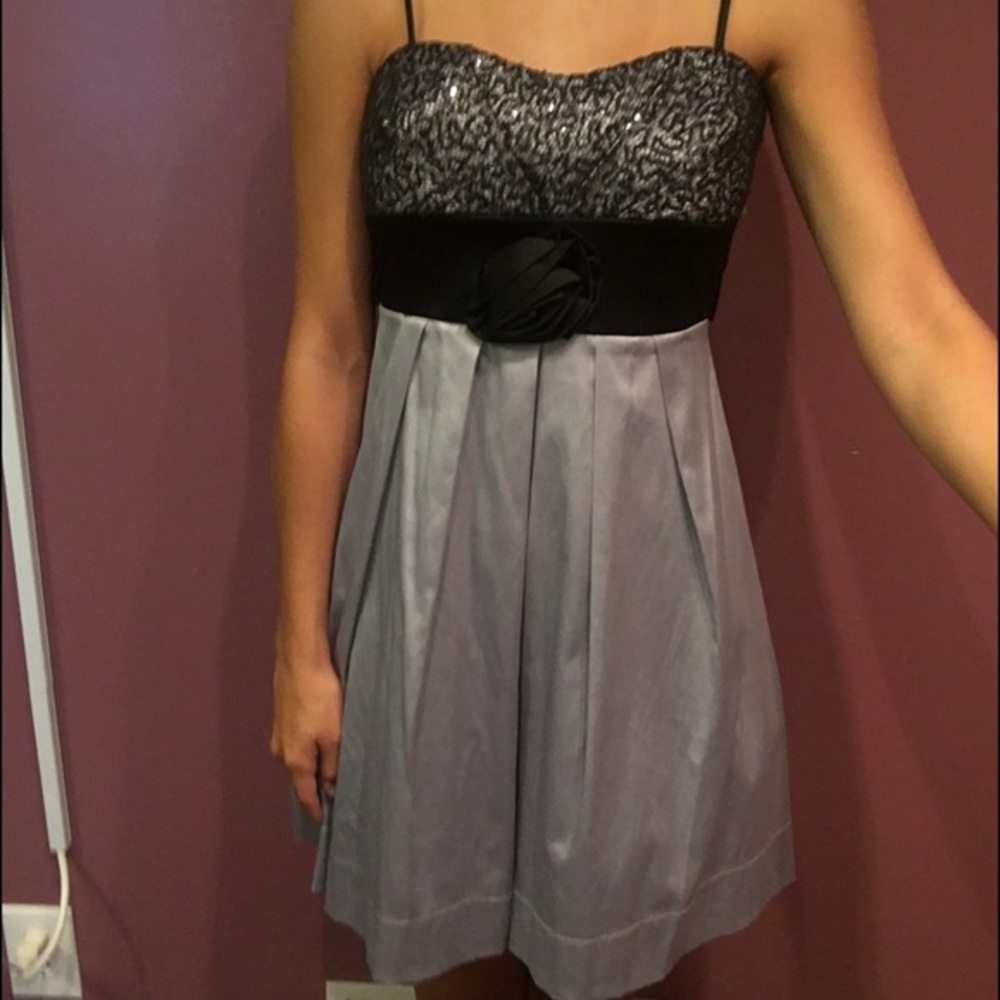 Party dress - Picture 4 of 4